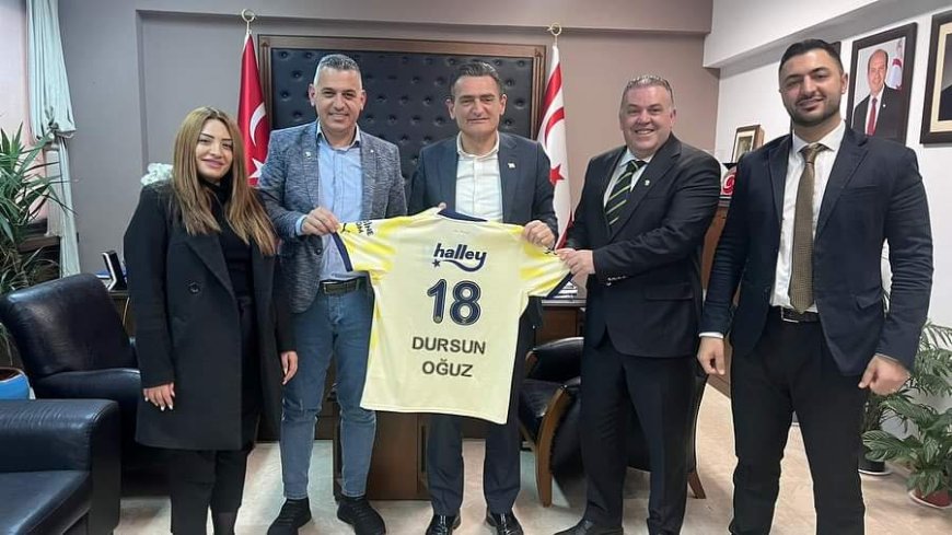 KKTC Fenerbahçeliler Derneği İçişleri Bakanı Dursun Oğuz'u ziyaret etti