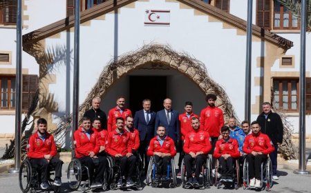 Cumhurbaşkanı Tatar, basketbolcuları kabul etti