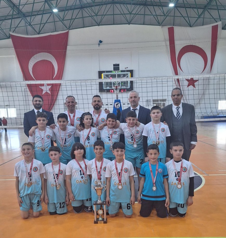 İlkokullar voleybolda kızlarda Polatpaşa  erkeklerde Erenköy şampiyon