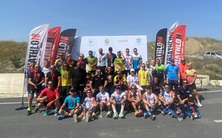 Triatlonda Olimpik Mesafe Yarışında Erkeklerde Hüseyin Arhan Kadınlarda Mine Devrim