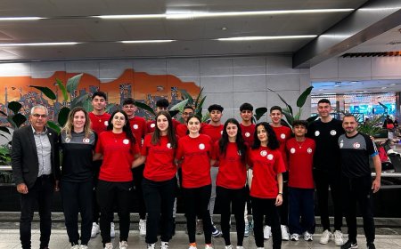 Badminton U17 Milli Takımı Bursa'ya gitti                                                                                                          