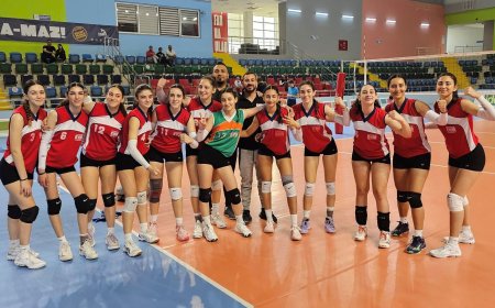 ﻿Yıldız voleybolcularımız göz kamaştırdı