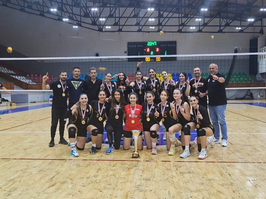 Voleybol Büyük Kadınlar Süper Kupa Şampiyonu DAÜ