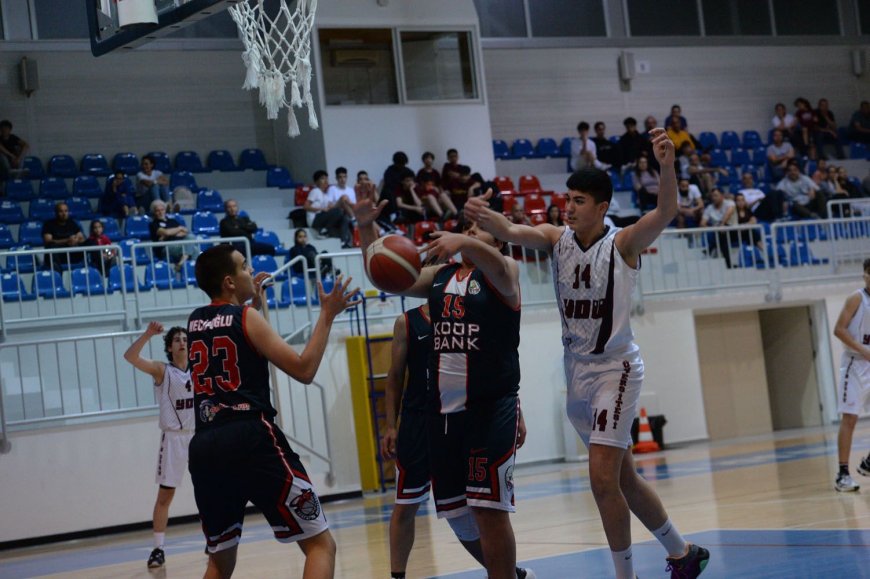 U16’da YDÜ kazandı KOOP ilk yenilgisini aldı