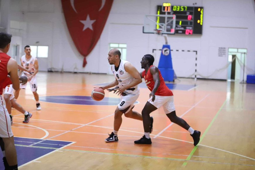 Gençler Birliği, Çetinkaya 'ya şans tanımadı : 88-65