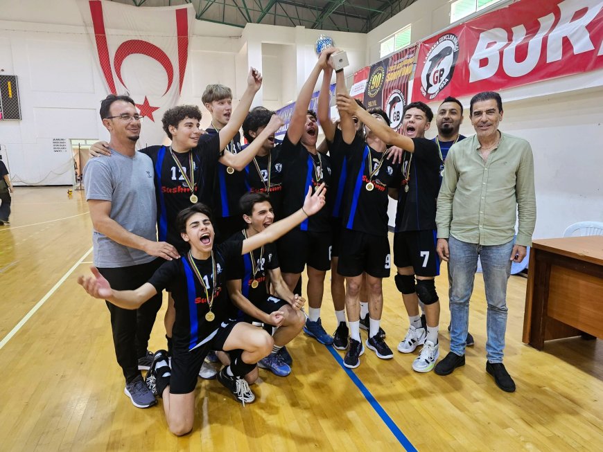 ﻿VOLEYBOL U15 ERKEKLER LİGİ'NDE ŞAMPİYON GAZİMAĞUSA BELEDİYESİ ÇAMLIKSPOR