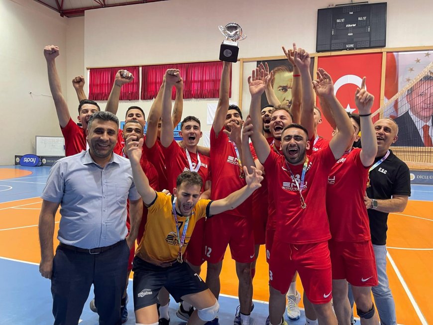 DAÜ Erkek Voleybol Takımı 1. Lig  Türkiye Şampiyonası’nda şampiyon oldu