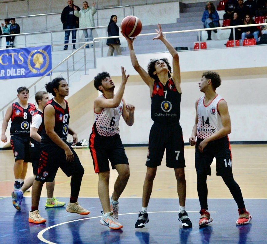 İskele basketbolda gençlere emanet