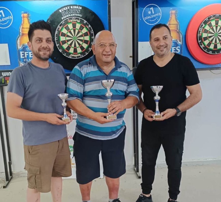 Mavigözlü darts ile anıldı