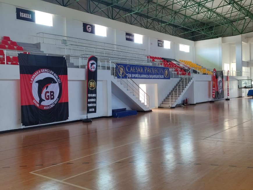 İskele Dr. Fazıl Küçük Spor Salonu finallere hazırlanıyor