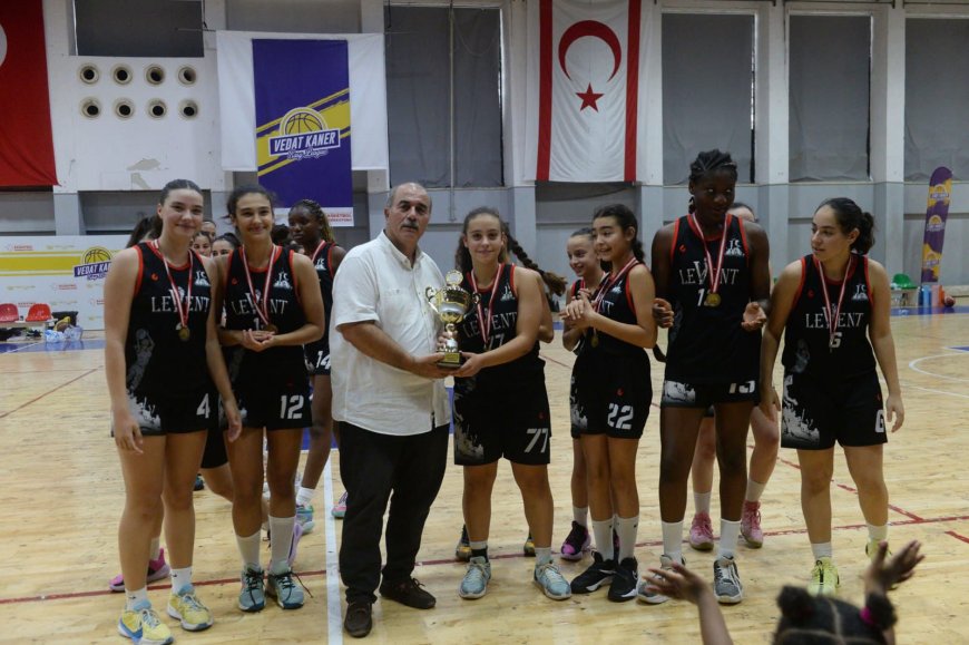 ﻿Basketbol Federasyonu Başkanı Ertuğ Nasıroğlu sezonu değerlendirdi: Federasyonu ayağa kaldırdık