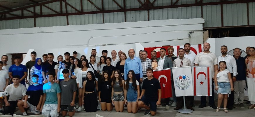 Yavuz Çiftçi’nin ödülü Ersin Tatar’dan