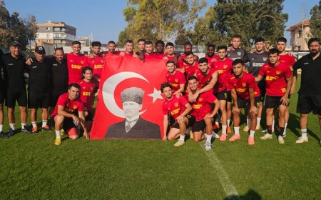 ﻿Dumlupınar Zafer Bayramı’nı bayrak açarak kutladı