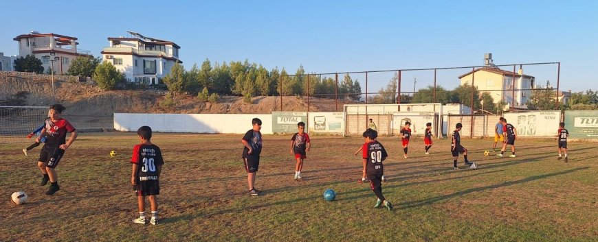 Hamitköy Futbol Akademisi çalışıyor