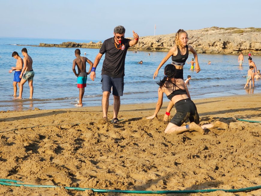 Güreşte plajın şampiyonları belli oldu