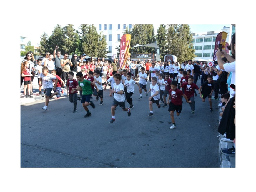 Yakın Doğu İlkokulu, Yakın Doğu Yeniboğaziçi İlkokulu ve Dr. Suat Günsel Girne İlkokulu öğrenci ve velileri “Ata’ya Saygı Yol Koşusu”nda buluştu; YDÜ ailesinden anlamlı etkinlik   