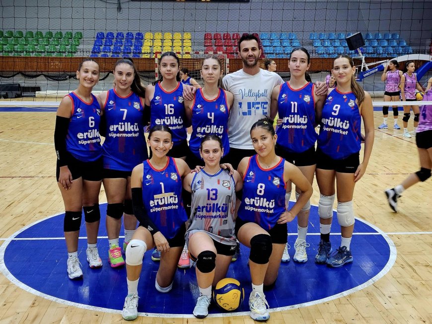 Voleybol büyükler kategorilerinde  kıyasıya mücadele sürüyor