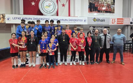 Raketler Nazlime Sporcuoğlu anısına