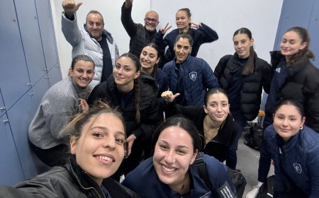 Lefkoşa Voleybol Akademi avantajı yakaladı