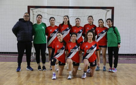 Hentbolda çekişme sürüyor