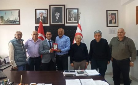 Güzelyurt spor yazarlarından Kaymakam Kayan’a ziyaret