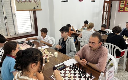 Siba, Deskwork ve Mukadder Eminhan lider