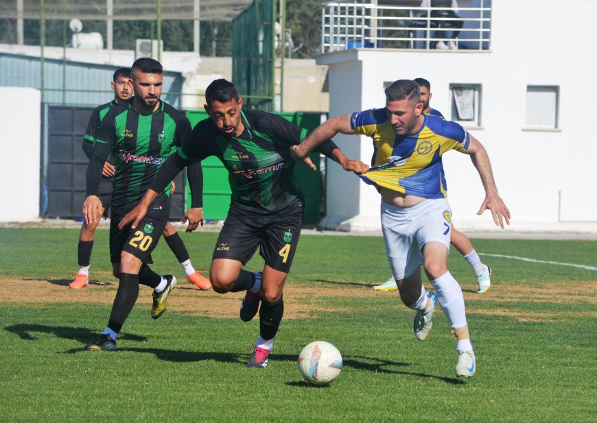 Gökhan yol ayrımında