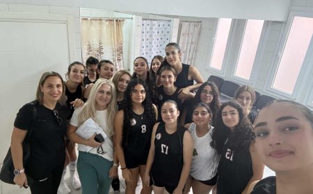 Esin Leman Lisesi tarihinin ilk voleybol maçını kazandı