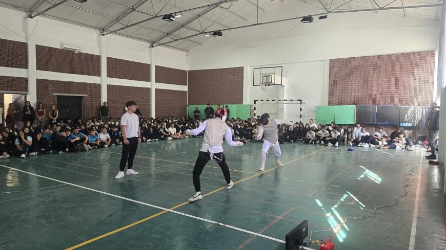 KKTC Eskrim Federasyonu okullarda Eskrim sporunu tanıtıyor