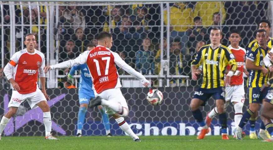 Ahmet Sivri performansıyla alkış aldı